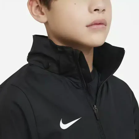Nike regnjakki svartur barnastærð Storm-FIT Academy23 Big Kids' Soccer Rain Jacket - Image 2