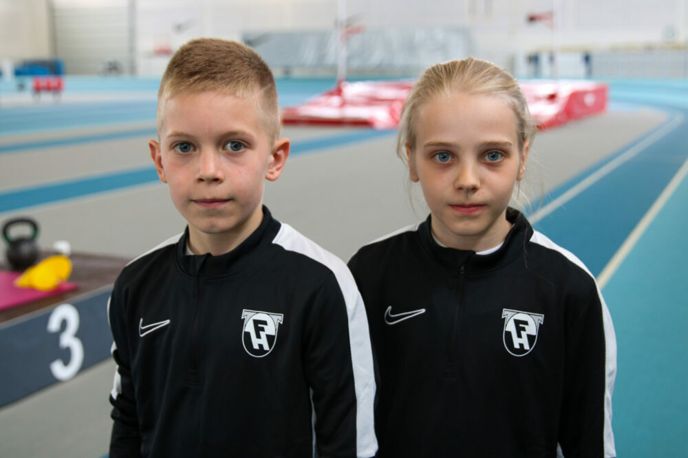 FH peysa hálfrennd - barnastærð - Image 3