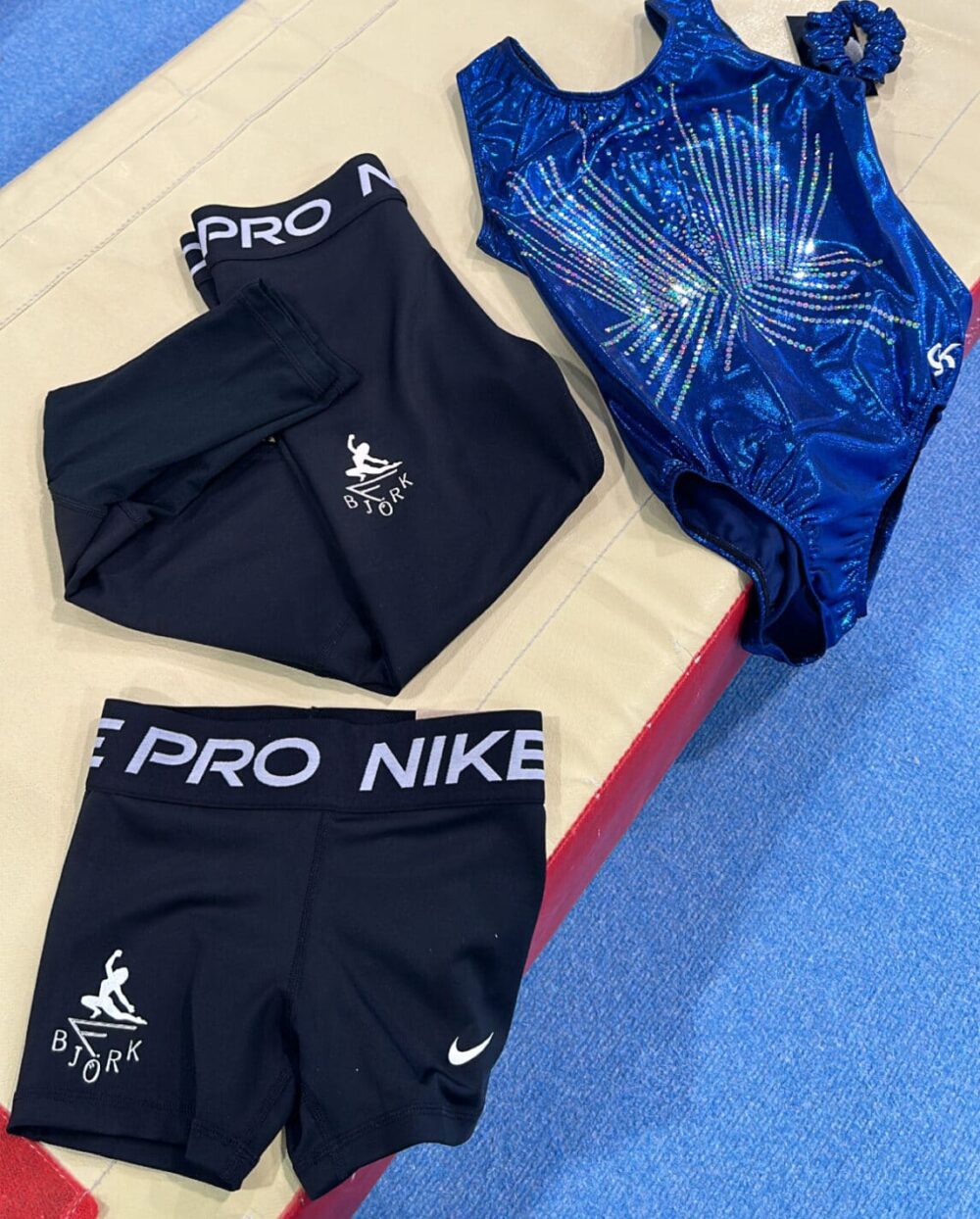 NIKE PRO STUTTBUXUR BARNAST X FIMLEIKAFELAGID BJORK