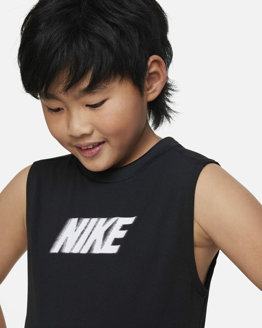 Nike Dri-FIT Multi+ Older Kids' (Boys') Sleeveless Training Top - Image 2