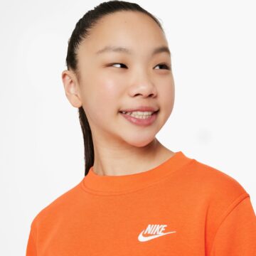 Nike Sportswear Club Fleece Older Kids' Sweatshirt appelsinugul - Image 3