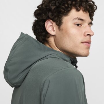 Nike Unlimited Men's Water-Repellent Hooded Versatile Jacket - Image 3