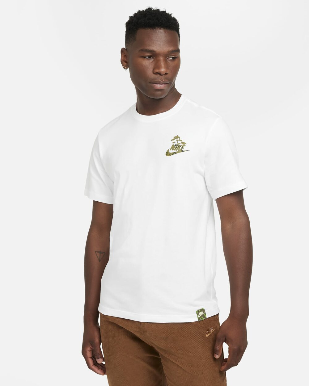 Nike Sportswear Club T-Shirt hvítur - Image 3