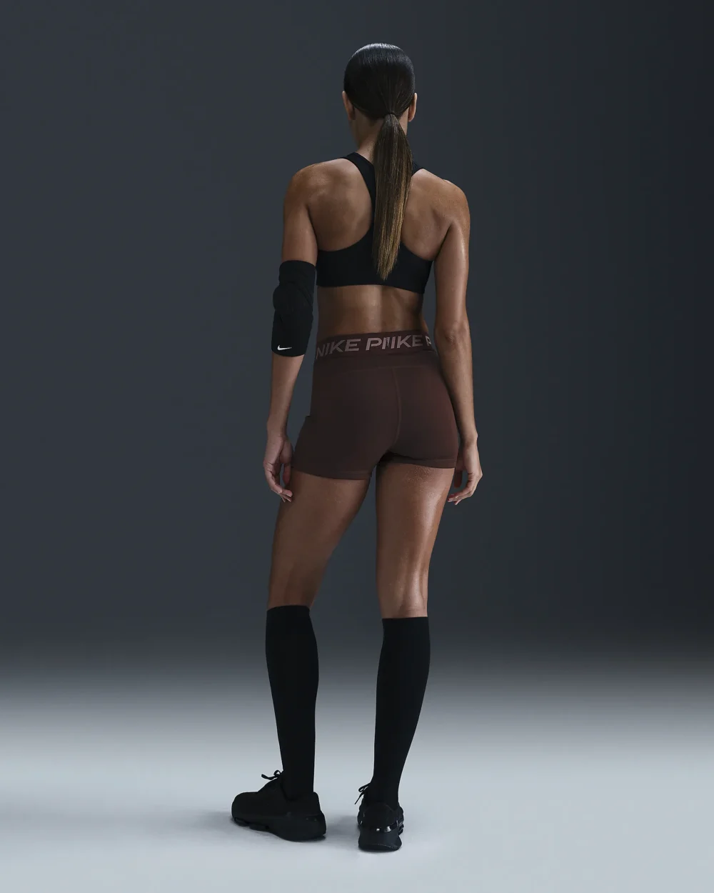 NIKE PRO 3" KVENNA BRÚNT - Image 4