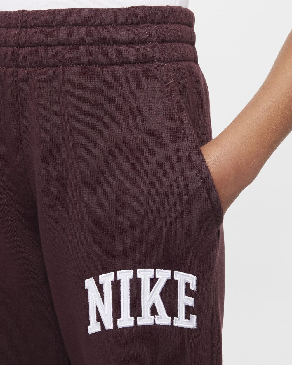 Nike Sportswear Club Fleece Older Kids Joggers - Image 6