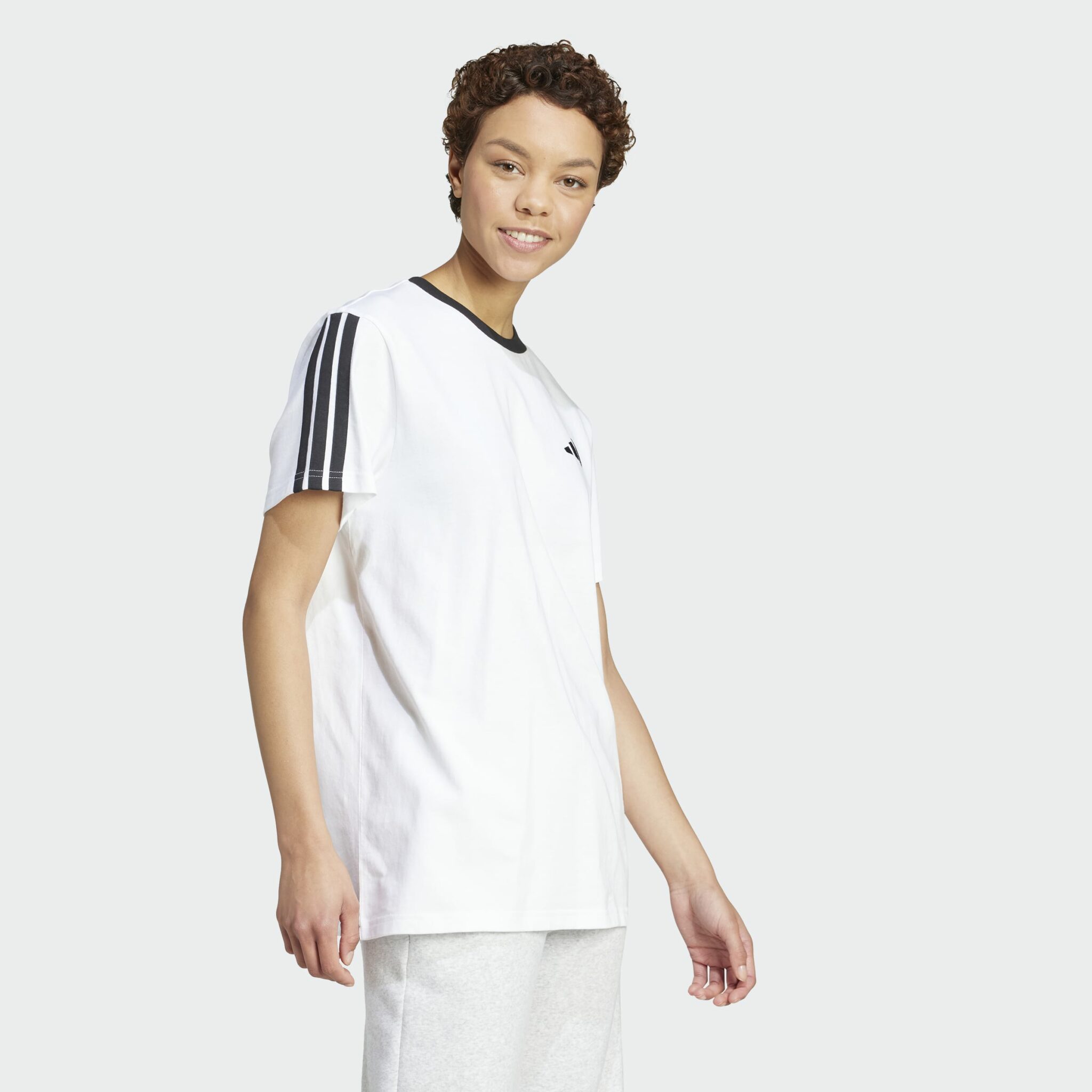 Adidas stuttermabolur kvenna - Image 2