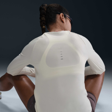 NIKE  Dri-FIT UV Long-Sleeve Crew-Neck Running Top - Image 4