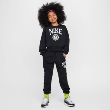 Nike Sportswear Club Girls French Terry Crew-Neck - Image 4