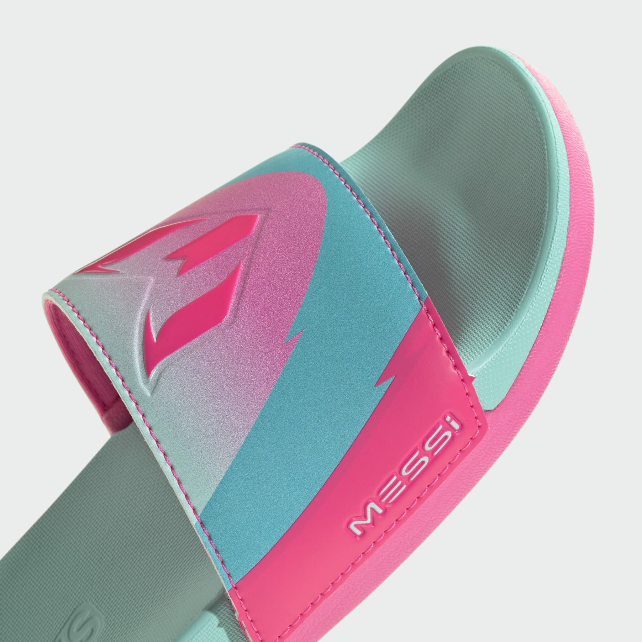 ADILETTE COMFORT MESSI K INNISKÓR BARNA - Image 9