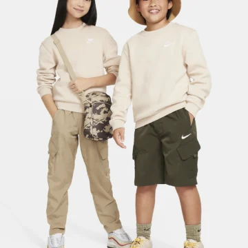 Nike Sportswear Club Fleece Older Kids Sweatshirt - Image 4