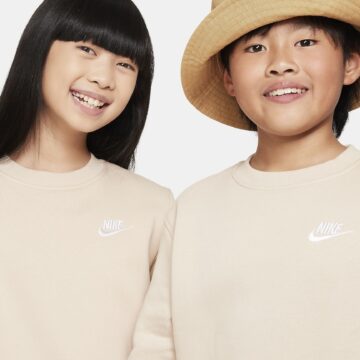 Nike Sportswear Club Fleece Older Kids Sweatshirt