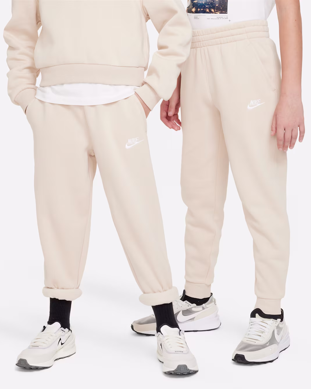 NIKE CLUB barnabuxur drappaðar