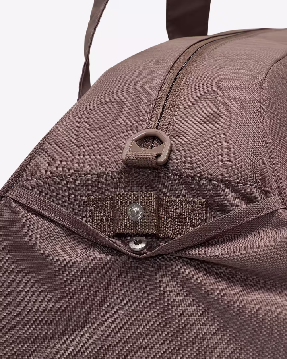 Nike Gym Club Duffel Bag (24L) brown - Image 6