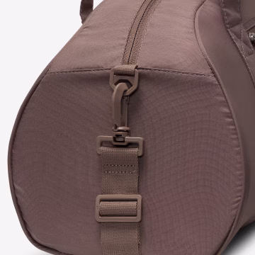 Nike Gym Club Duffel Bag (24L) brown - Image 5