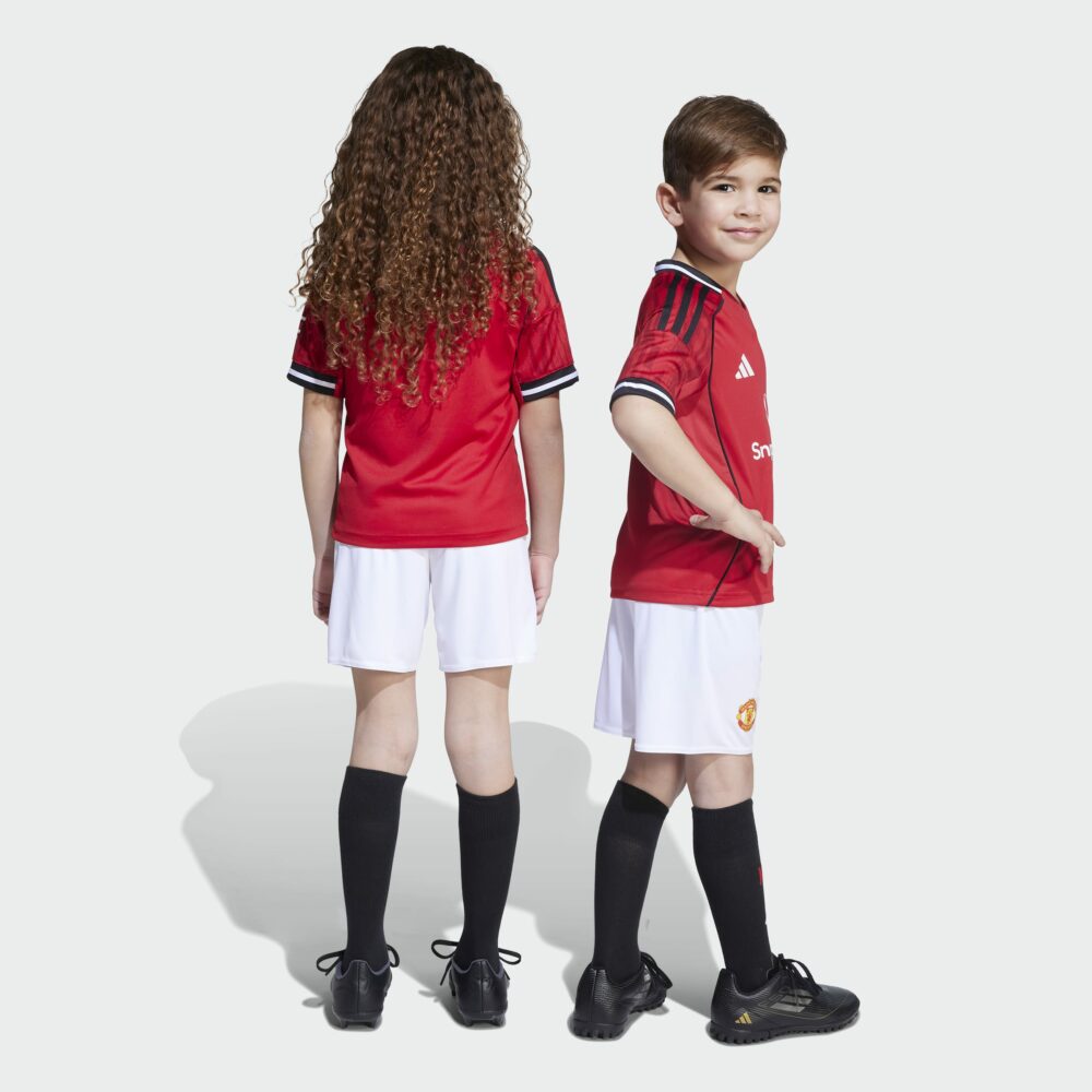 Manchester United 25/26 Home Mini Kit Kids - Image 2