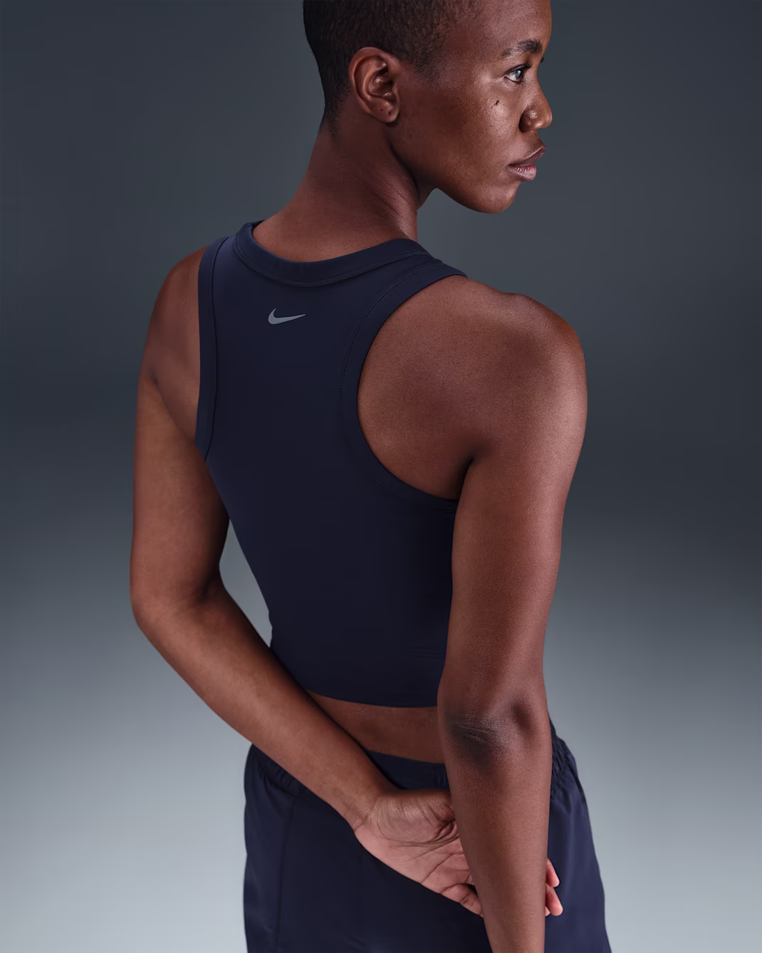 Nike One Fitted Womens Dri-FIT Cropped Tank Top Blár - Image 4