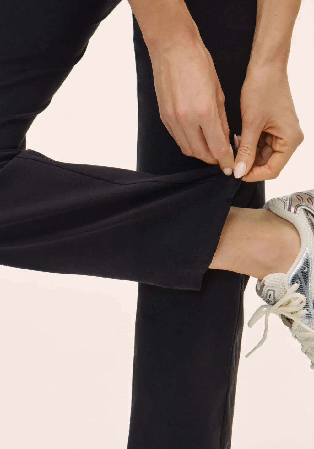 CASALL Daily Woven Pant - Black - Image 2