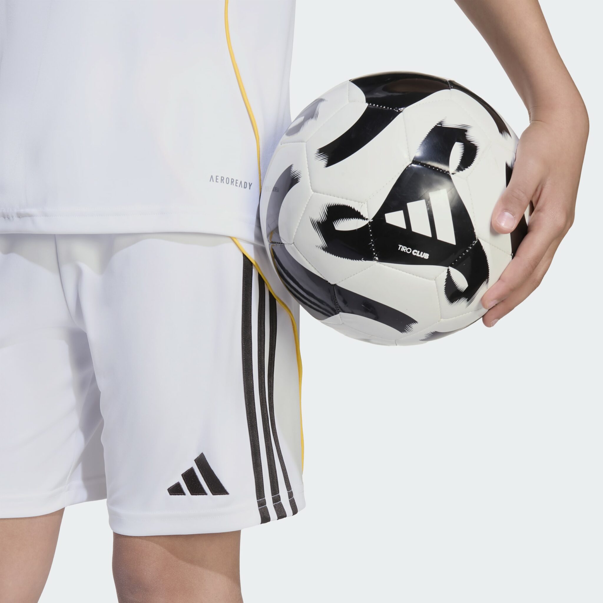 Adidas Real Madrid Home Shorts 25/26 Barna - Image 2