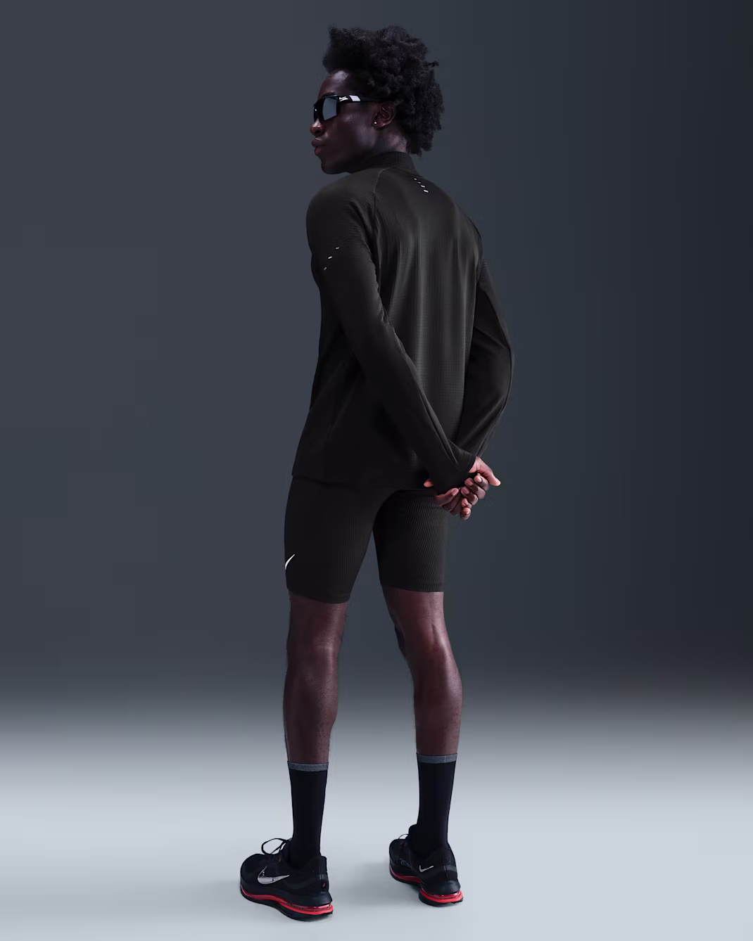 Nike Stride Mens Therma-FIT Repel Winterized 1/2-Zip ... - Image 4