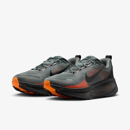 Nike Vomero 18 Mens Road Running Shoes
