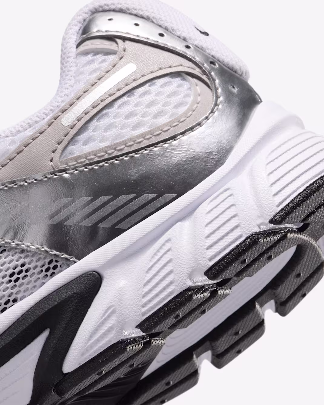 Nike V5 RNR Big Kids Shoes - Image 2