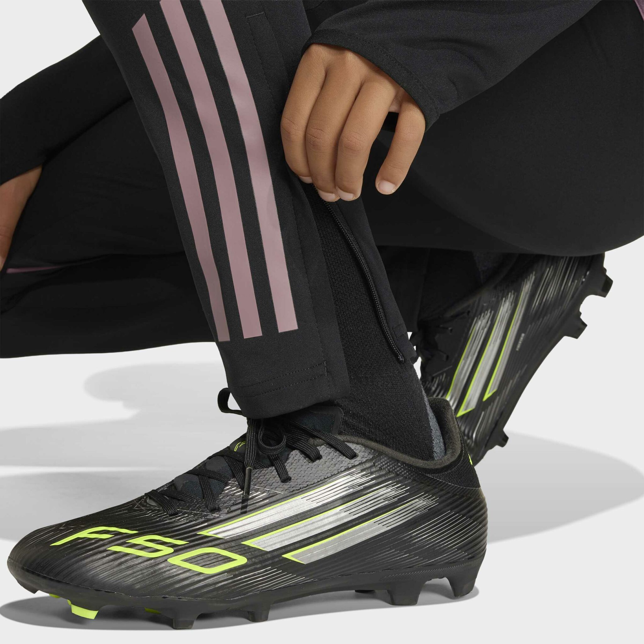 Adidas Real Madrid Training Pants Barna 25/26 - Image 4