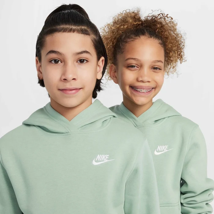 Nike Sportswear Club Fleece Older Kids' Pullover Hoodie - Image 2