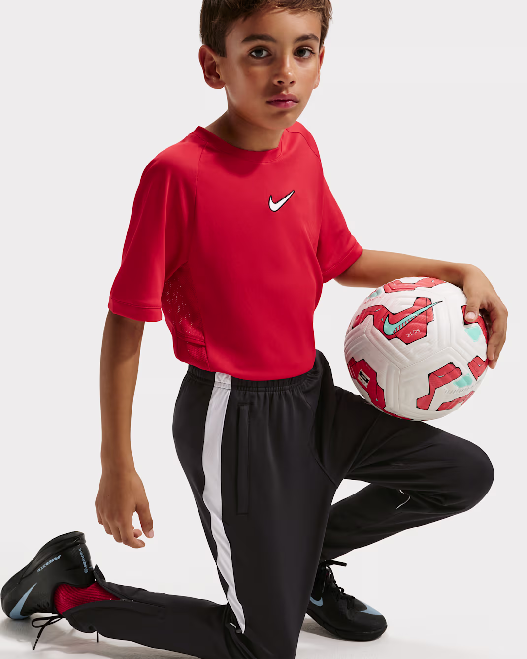 Nike Strike Older Kids Dri-FIT Football Pants - Image 4