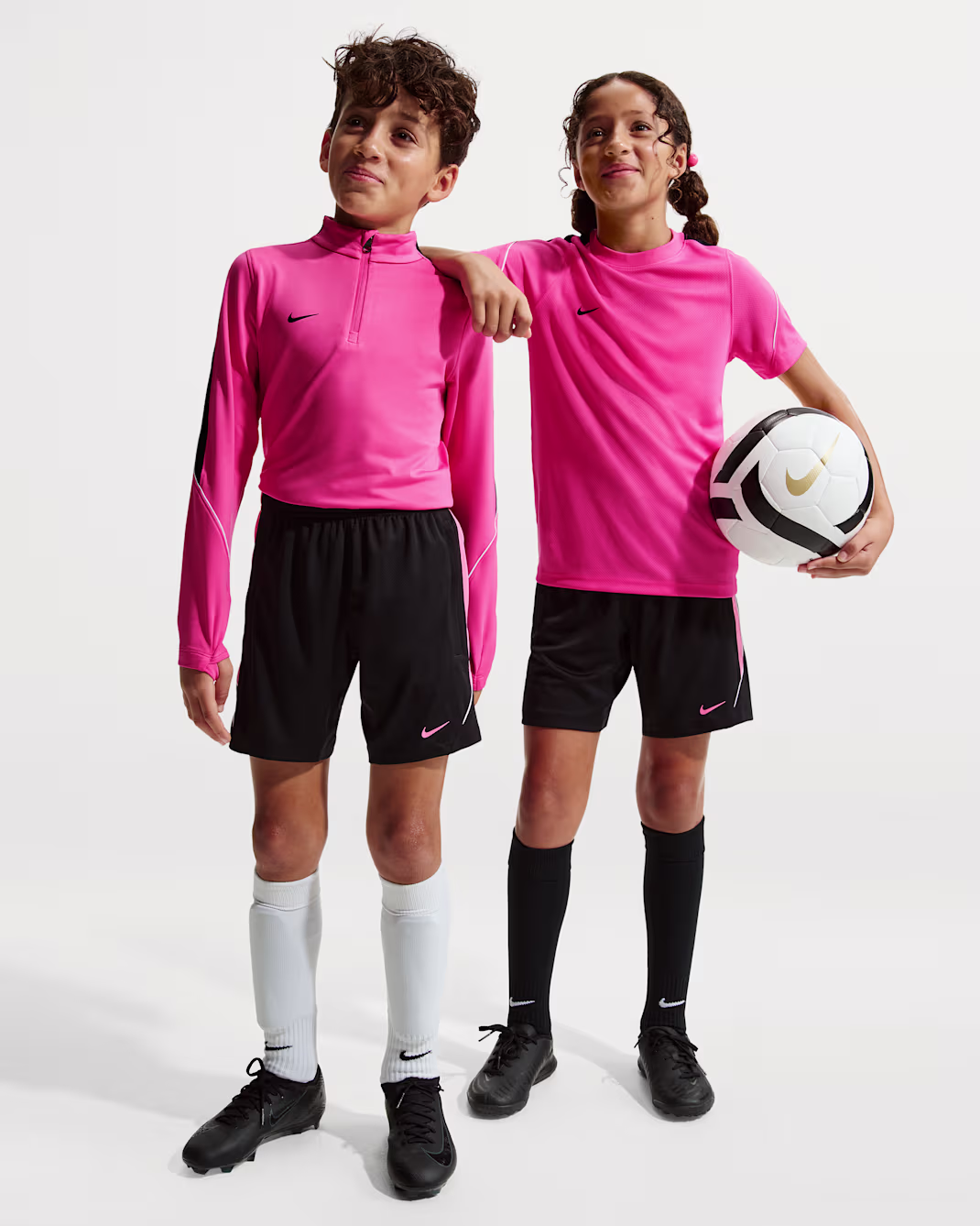 Nike Strike Older Kids Dri-FIT Football Shorts - Image 2