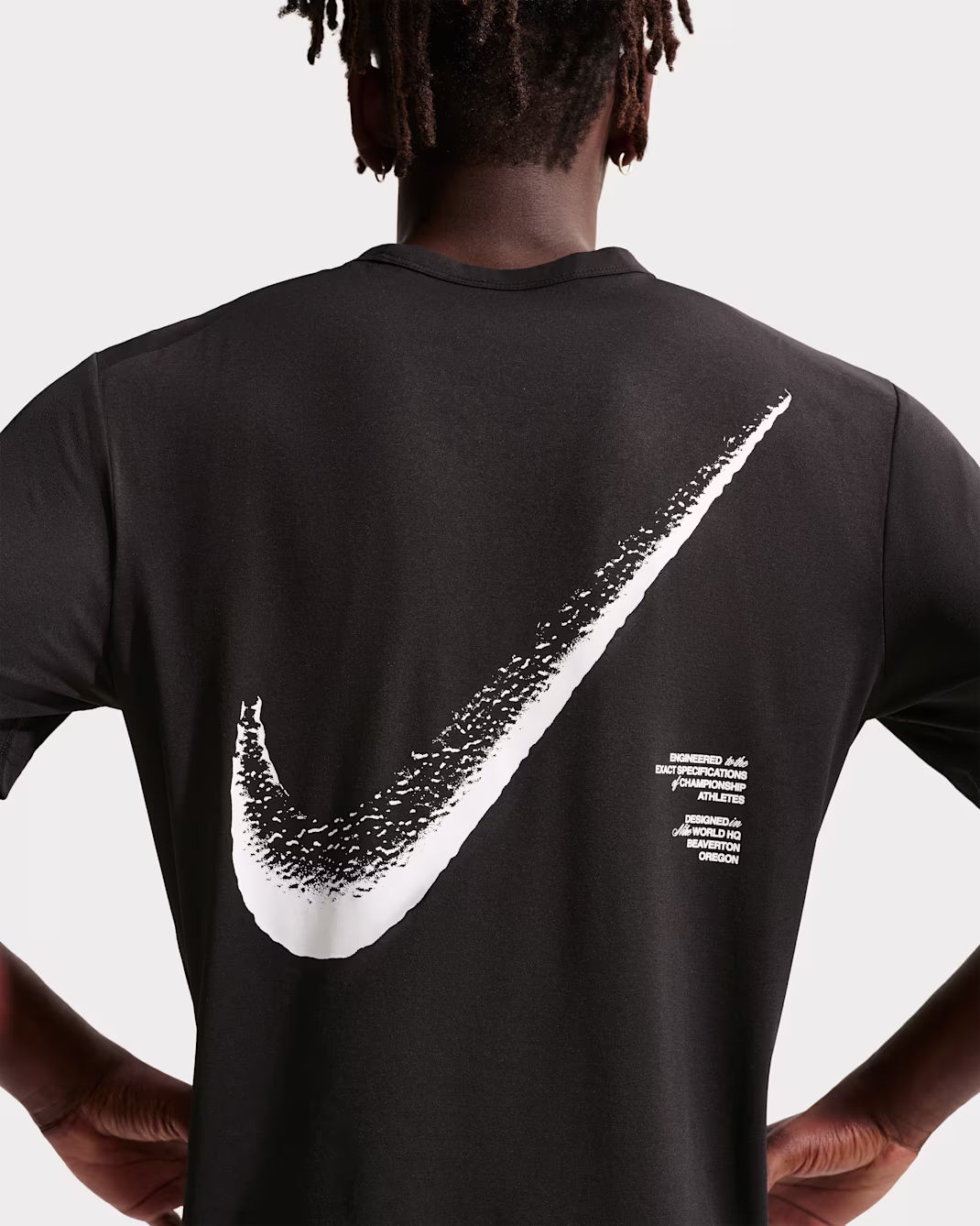 Nike Hyverse Mens Dri-FIT UV Training T-Shirt - Image 3