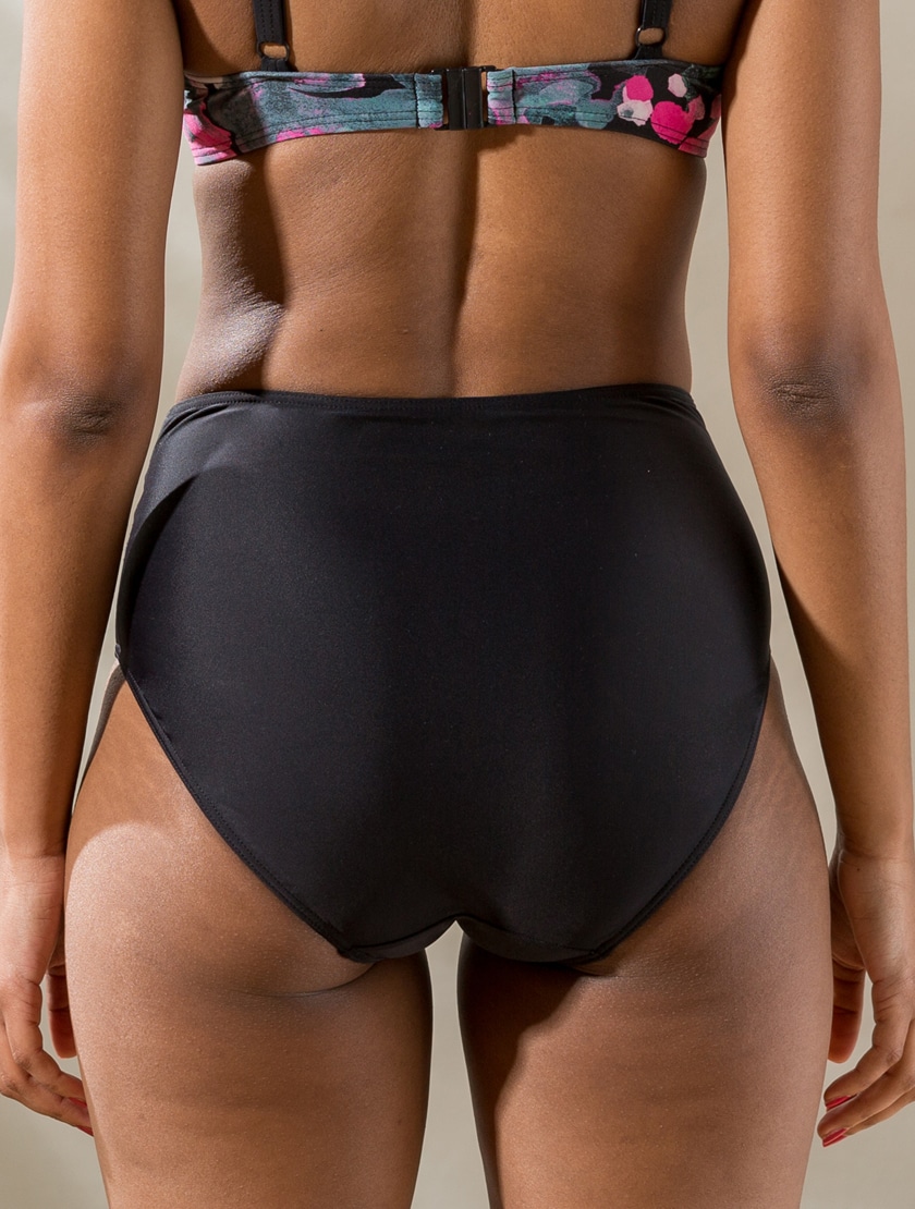 Trofe bikinibuxur - Image 2