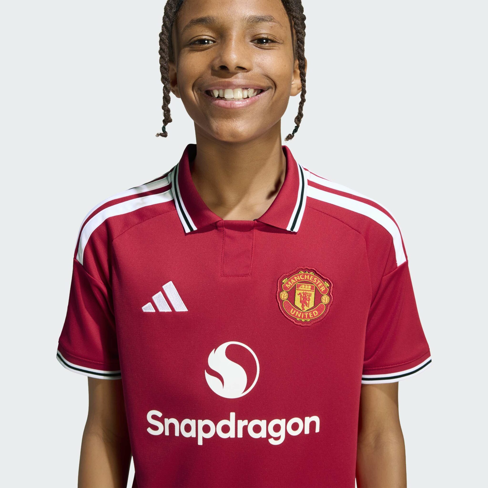 ADIDAS Manchester United 26/27 treyja barnastærð