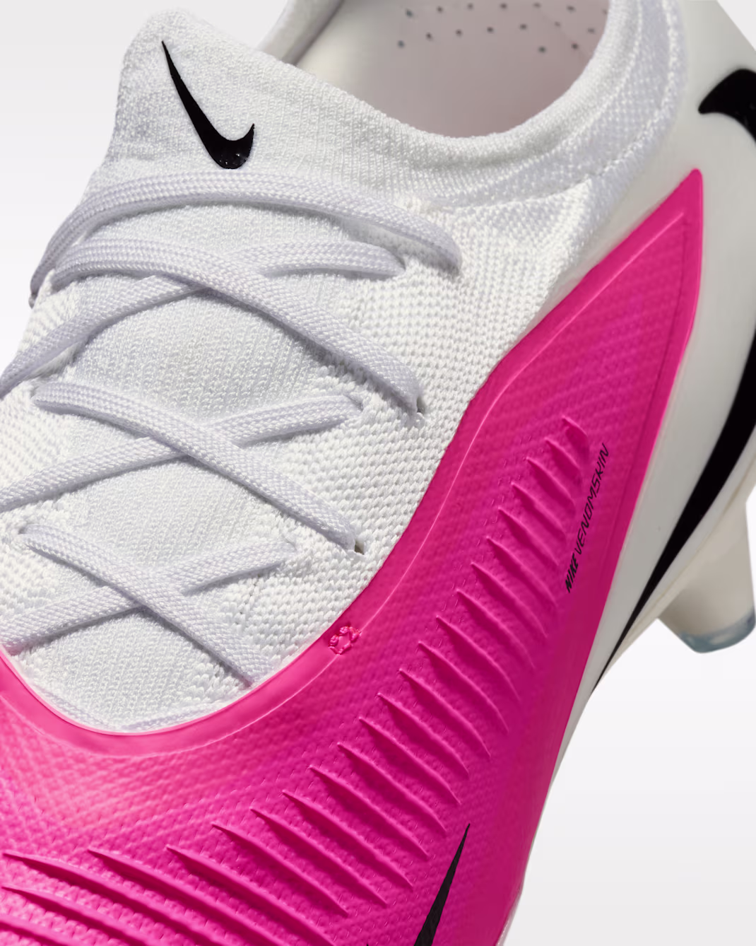 Nike Phantom 6 Low Pro Firm-Ground Football Boot bleikur - Image 5