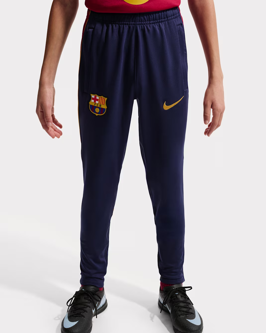 Nike F.C. Barcelona Strike Older Kids Nike Dri-FIT Football Knit Pants - Image 4
