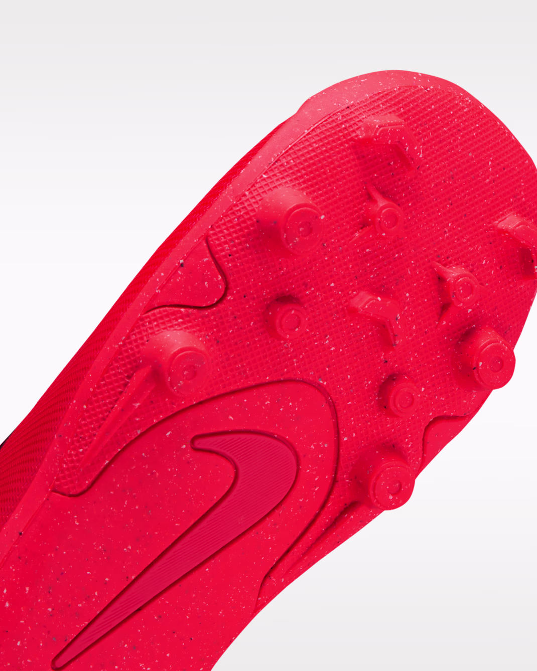 Nike Jr. Mercurial Vapor 17 Club Little Kids' Multi-Ground Low-Top Soccer Cleats - Image 3