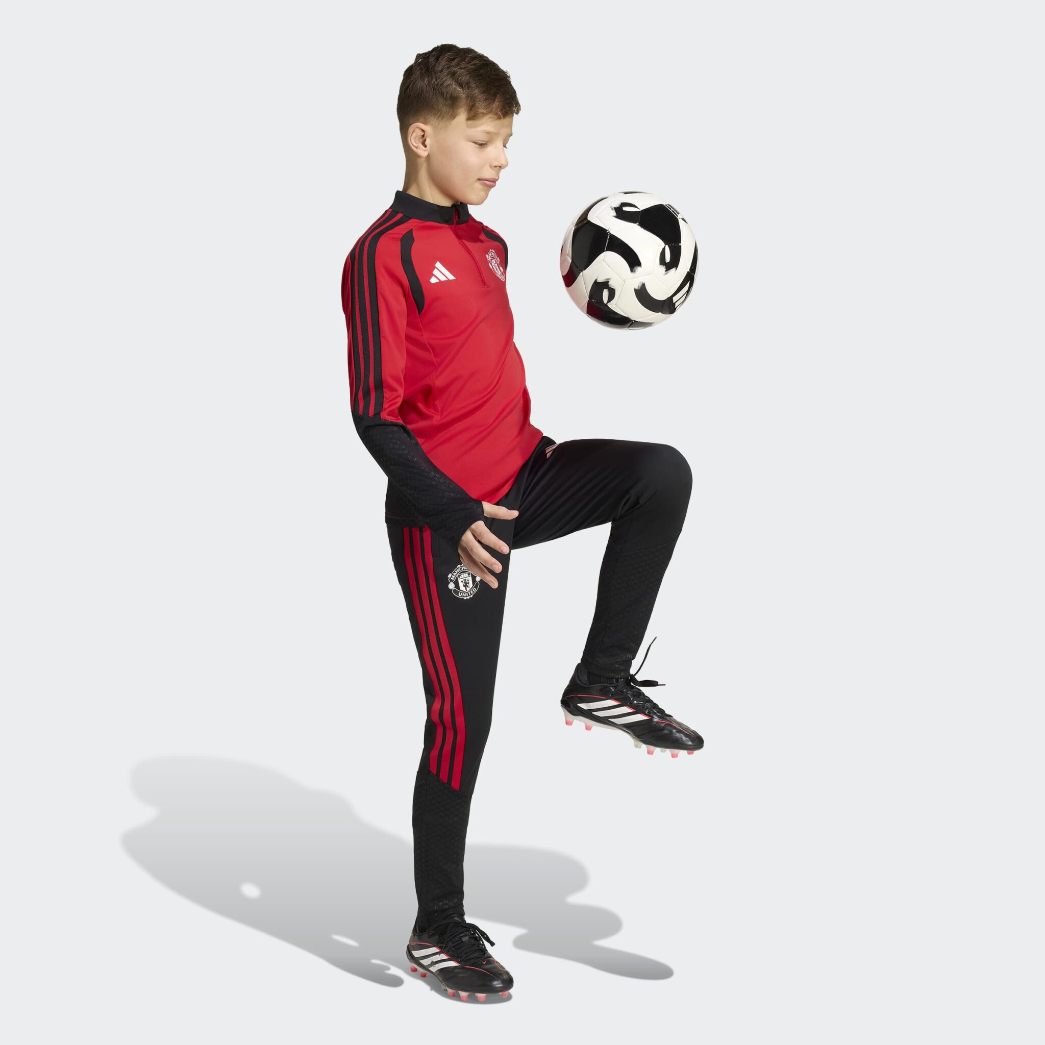 Adidas Manchester United Æfingabuxur barna 26/27 - Image 3