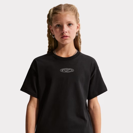 Nike Sportswear Club Select Older Kids' T-Shirt barnabolur