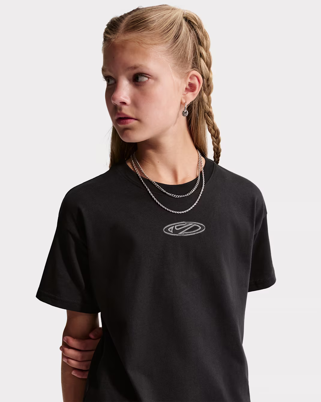 Nike Sportswear Club Select Older Kids' T-Shirt barnabolur - Image 2