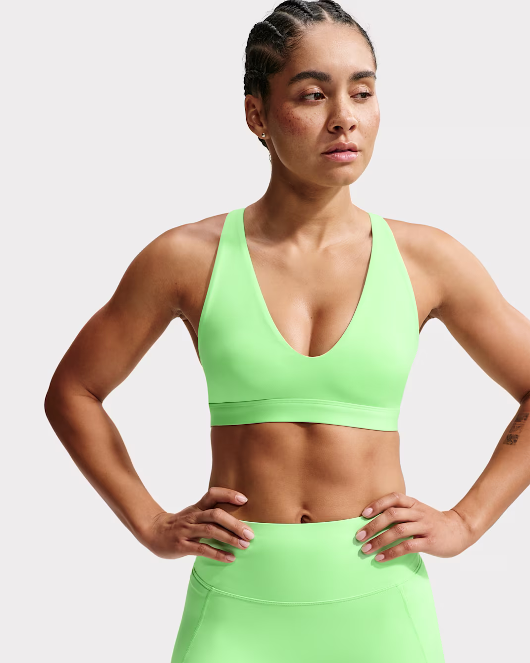 NIKE WOMENS INDY STRAPPY BRA GREEN - Image 2