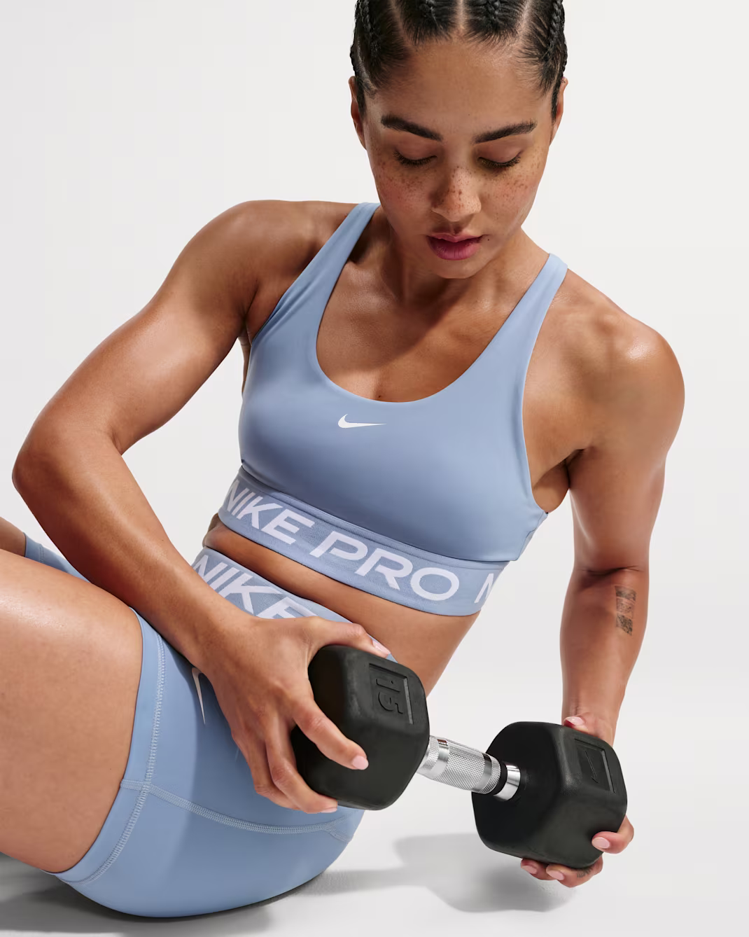 Nike Pro 365 Women's Light-Support Non-Padded Sports Bra