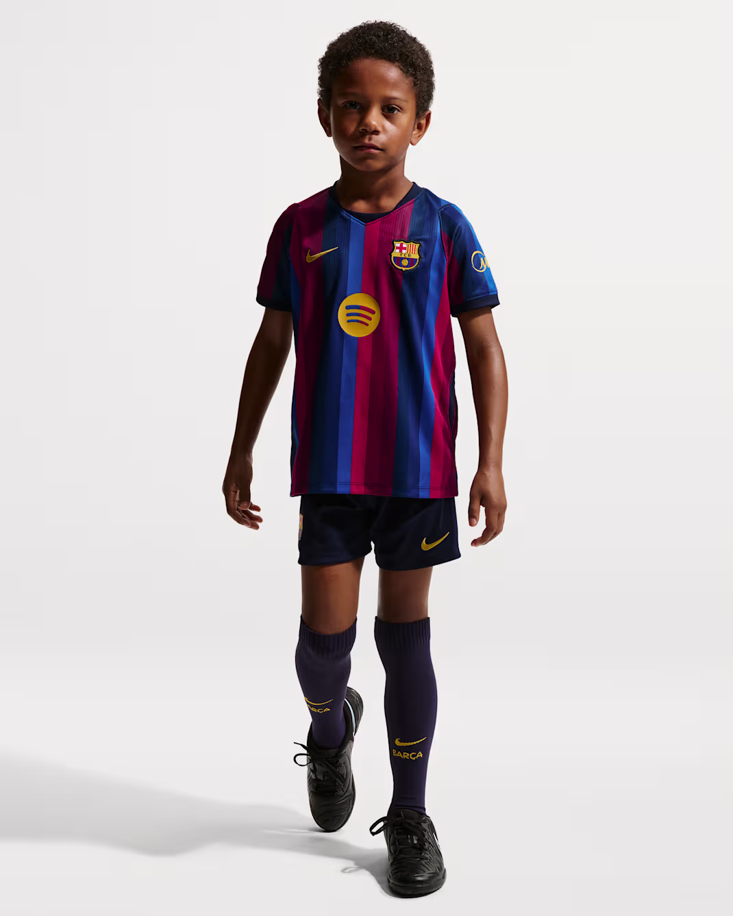 Nike F.C. Barcelona 2026 Stadium Home Younger Kids Nike Football Replica 3-Piece Kit - Image 3