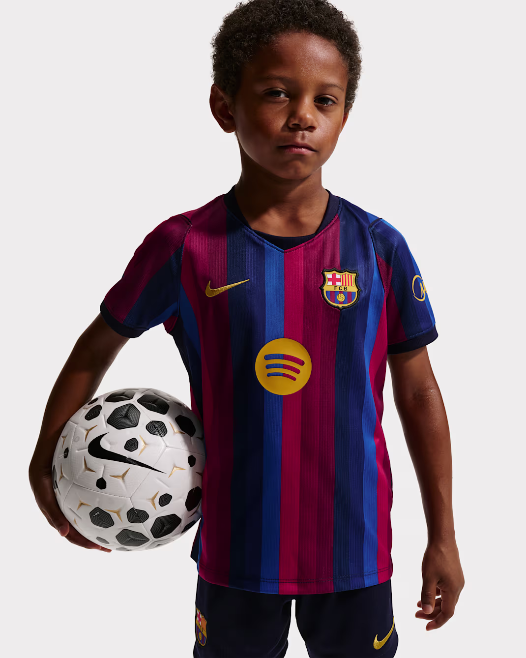 Nike F.C. Barcelona 2026 Stadium Home Younger Kids Nike Football Replica 3-Piece Kit - Image 4