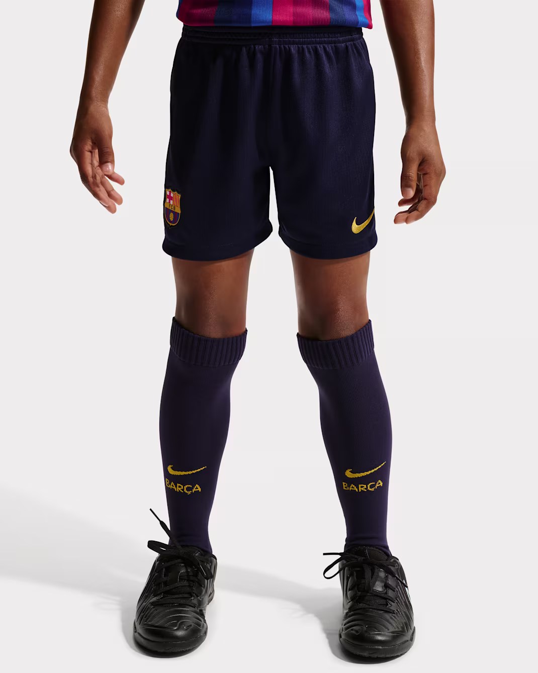 Nike F.C. Barcelona 2026 Stadium Home Younger Kids Nike Football Replica 3-Piece Kit - Image 7