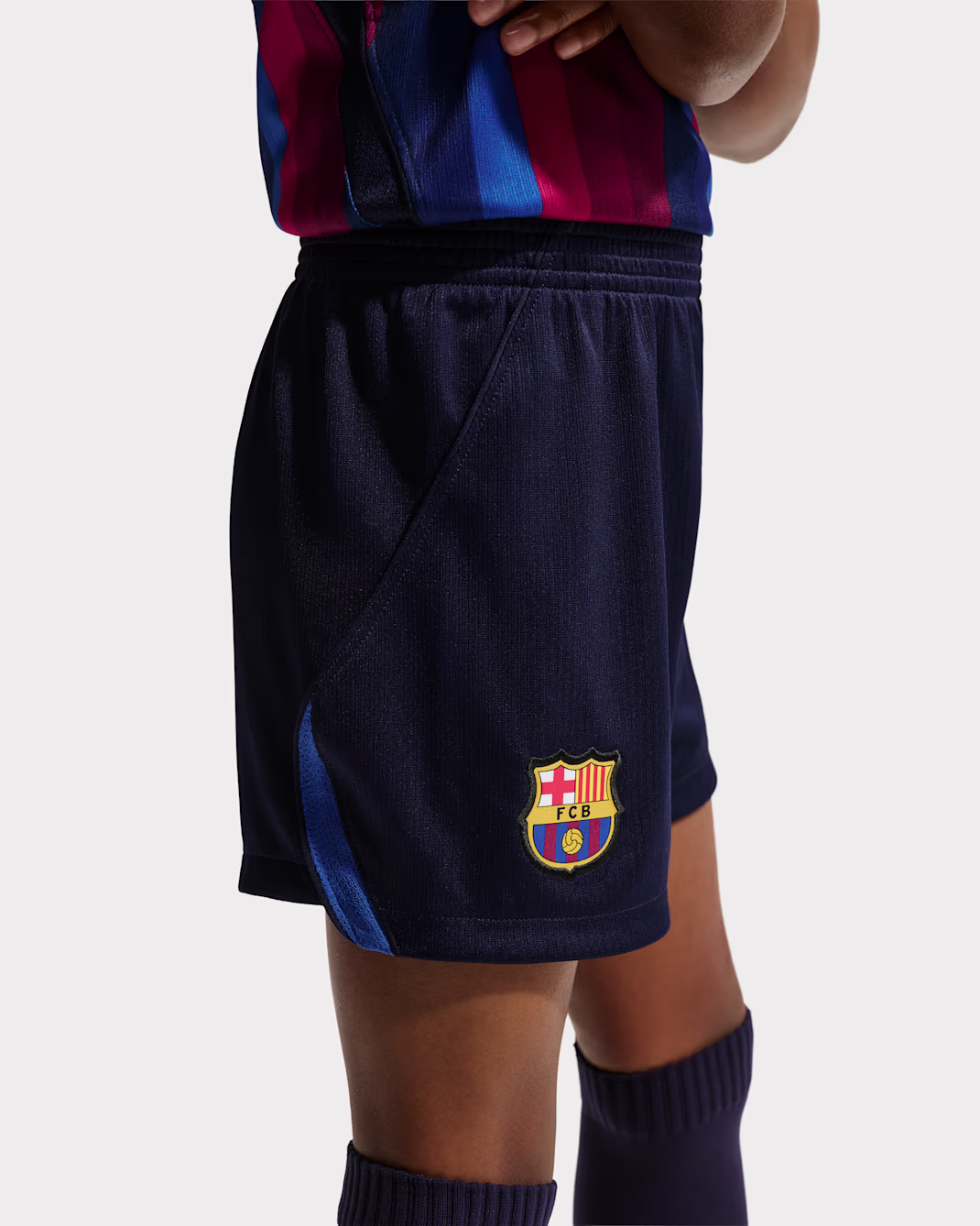 Nike F.C. Barcelona 2026 Stadium Home Younger Kids Nike Football Replica 3-Piece Kit - Image 5