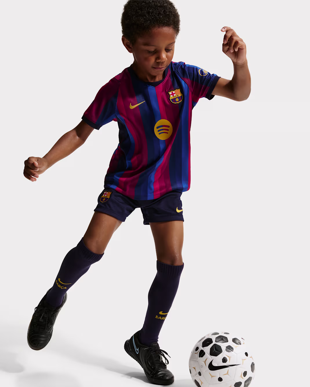 Nike F.C. Barcelona 2026 Stadium Home Younger Kids Nike Football Replica 3-Piece Kit
