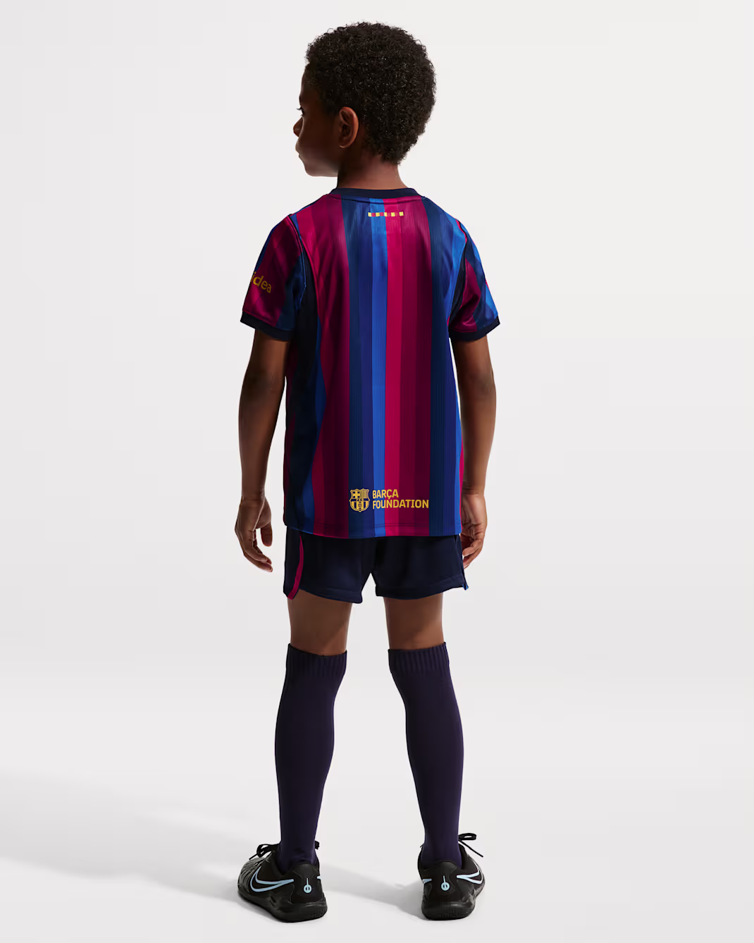 Nike F.C. Barcelona 2026 Stadium Home Younger Kids Nike Football Replica 3-Piece Kit - Image 2