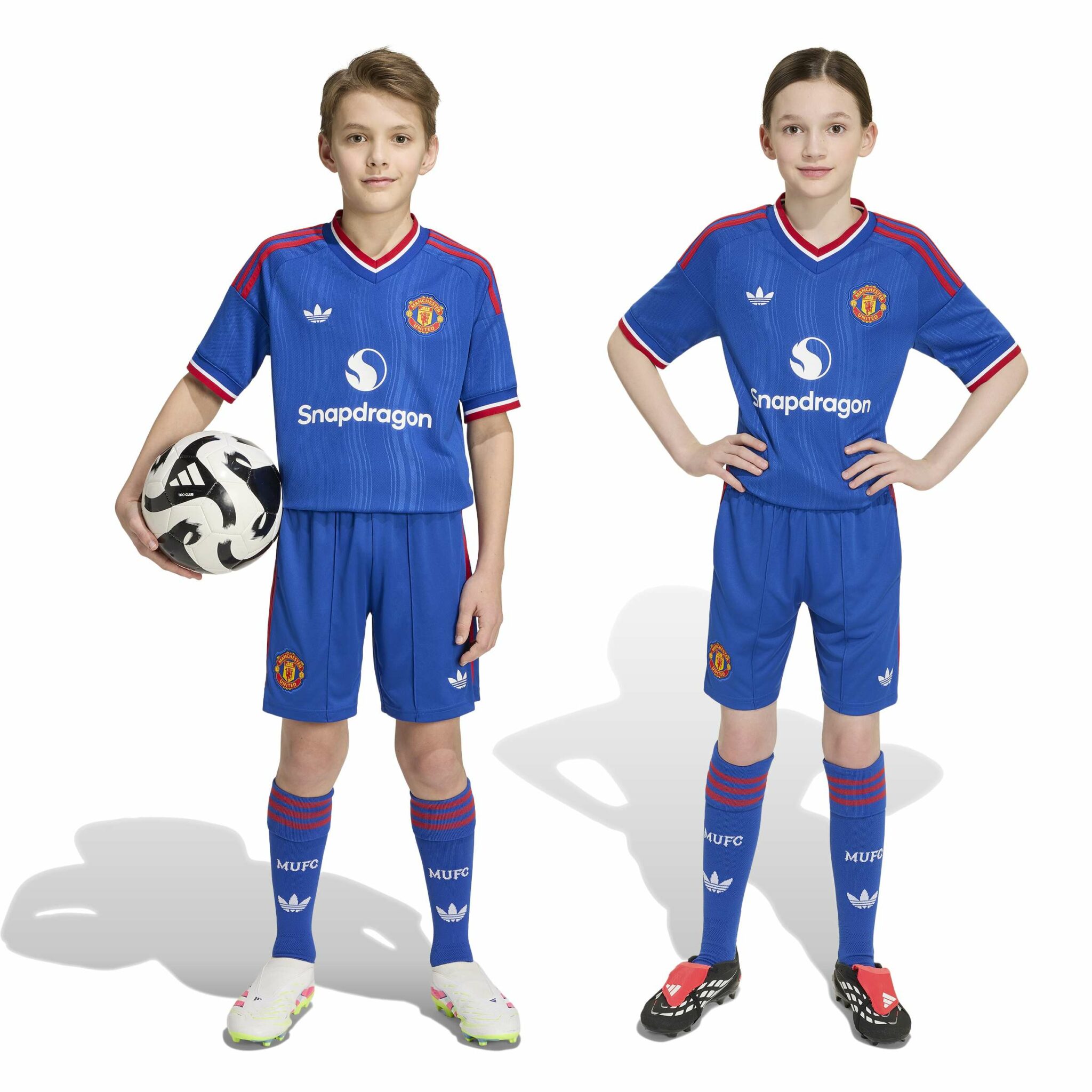 ADIDAS ORIGINALS MANCHESTER UNITED AWAY BARNASTUTTBUXUR 26/27 - Image 2
