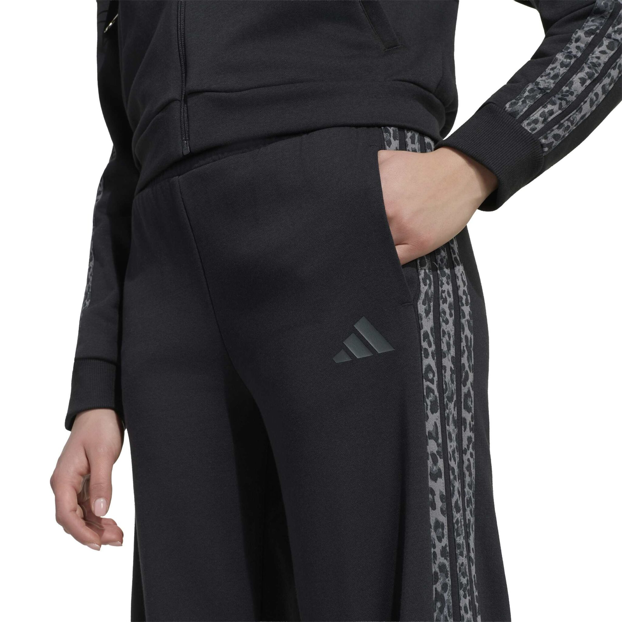 ADIDAS ANIMAL PRINT BEINAR BARNABUXUR - Image 6