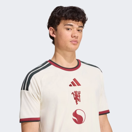 Manchester United 26/27 Third Jersey Beige