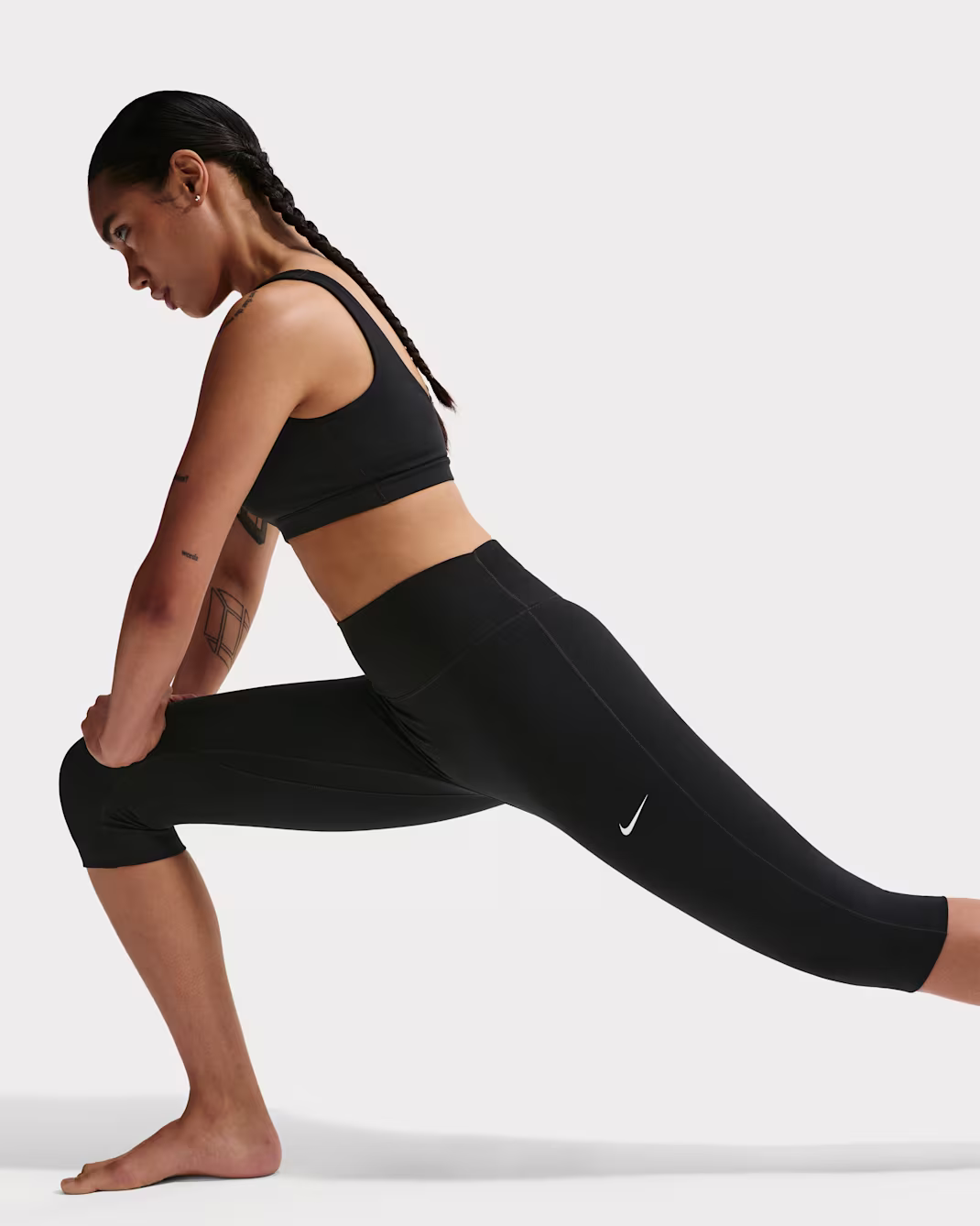 Nike One Womens High-Waisted Capri Leggings - Image 4